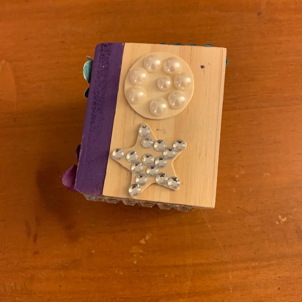 Free item: craft box